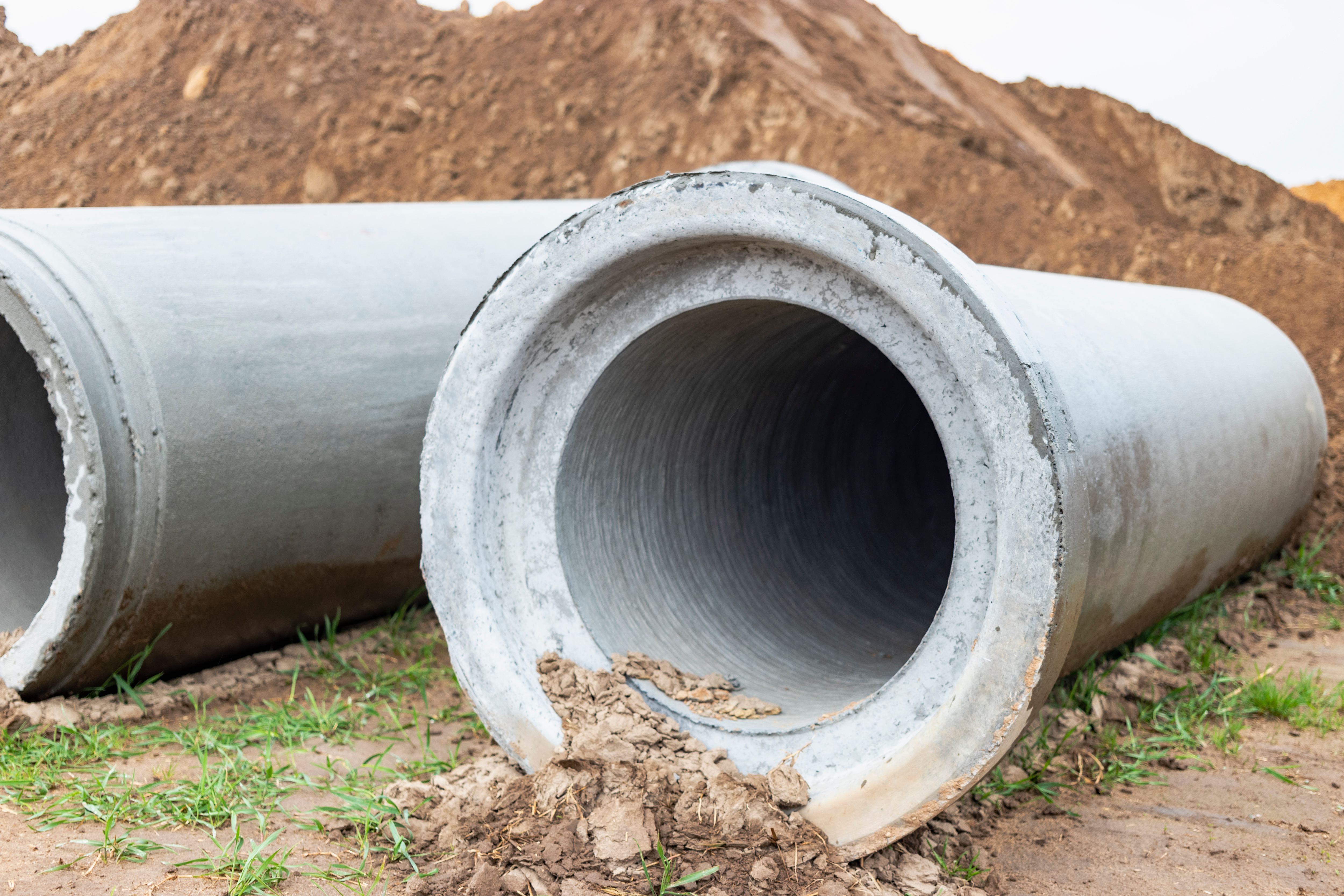 Sewage cement pipe